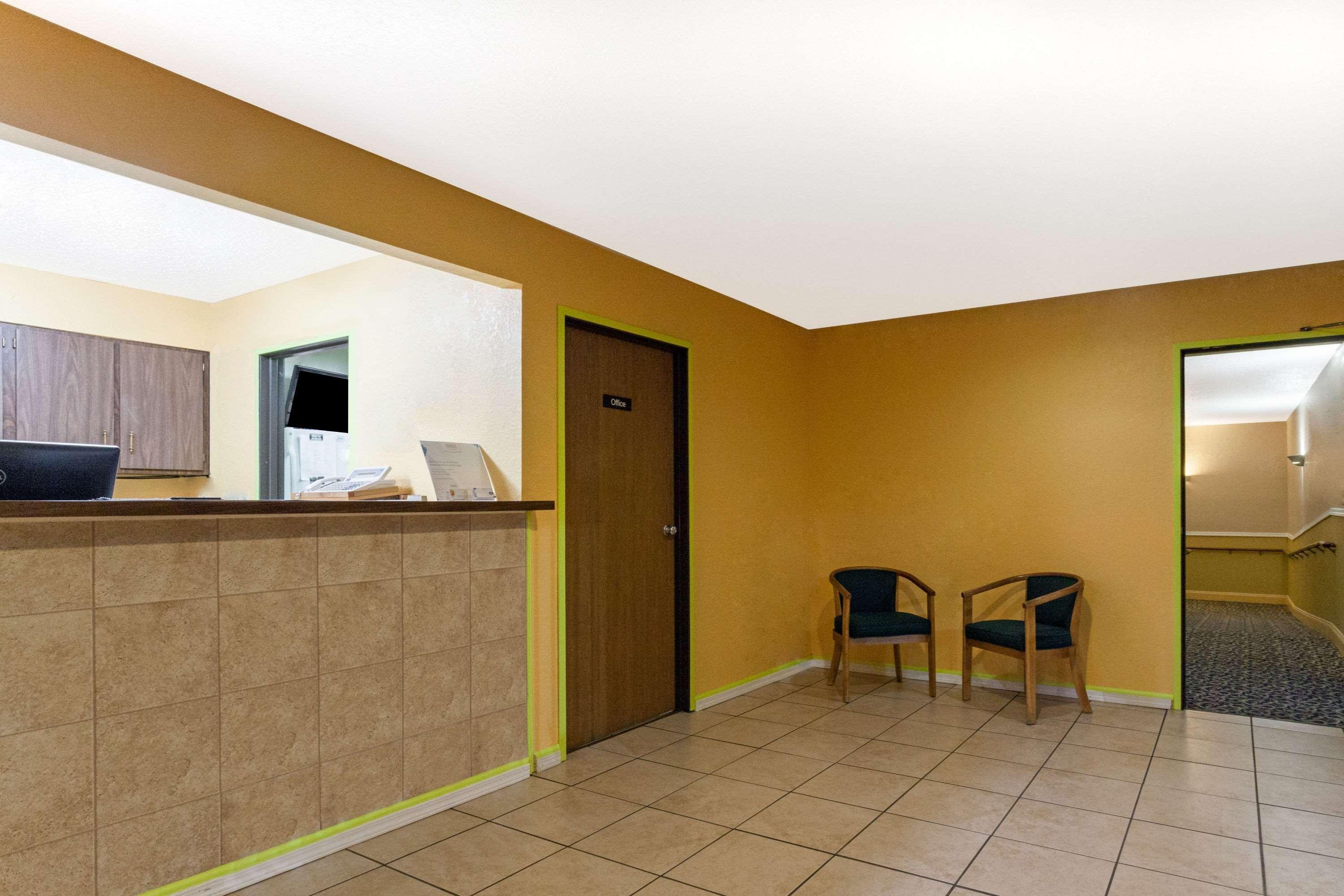 ซูเปอร์ 8 บาย วินด์แฮม บาธ แฮมมอนด์สปอร์ต แอเรีย Motel ภายนอก รูปภาพ