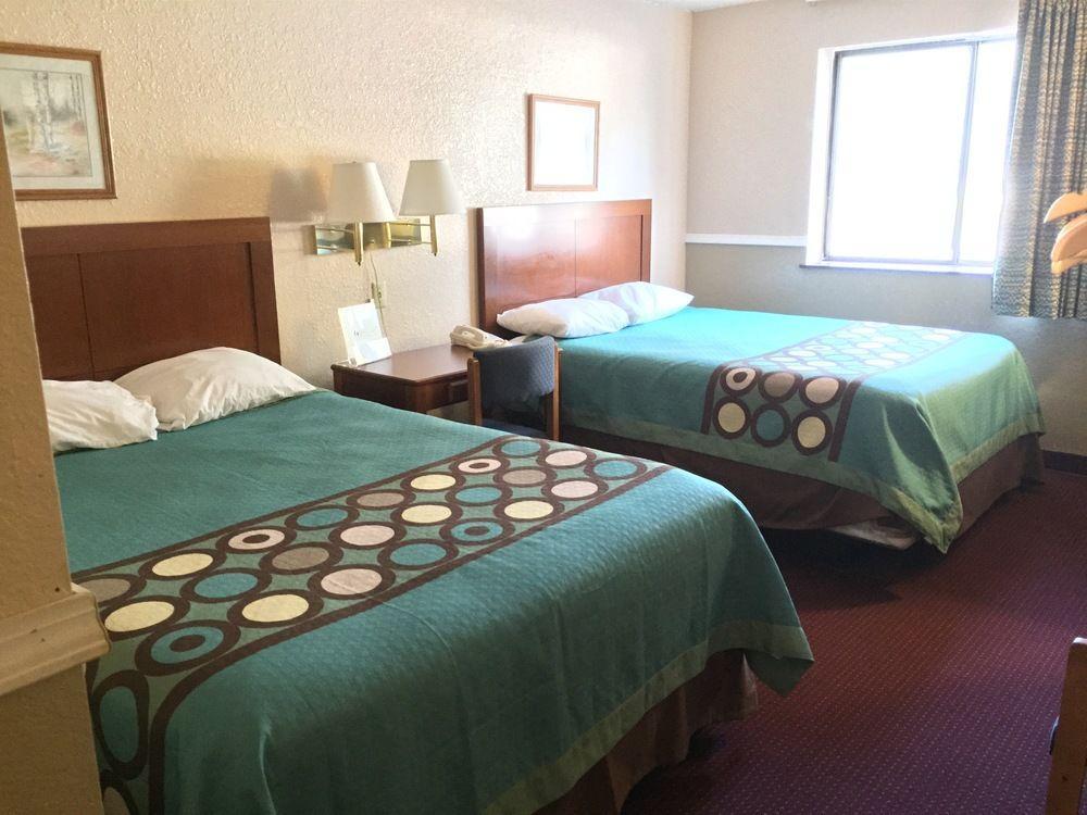 ซูเปอร์ 8 บาย วินด์แฮม บาธ แฮมมอนด์สปอร์ต แอเรีย Motel ภายนอก รูปภาพ