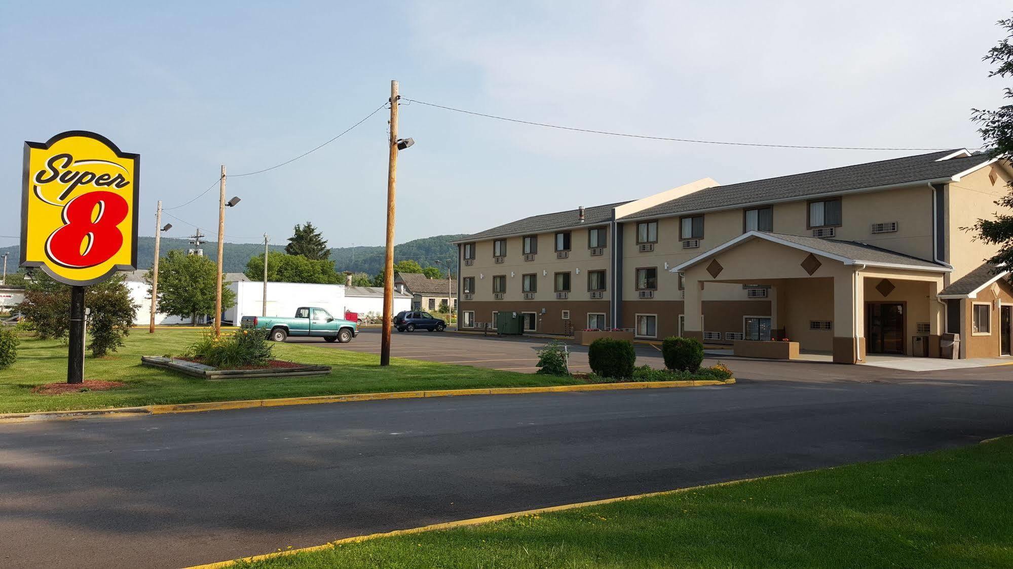 ซูเปอร์ 8 บาย วินด์แฮม บาธ แฮมมอนด์สปอร์ต แอเรีย Motel ภายนอก รูปภาพ